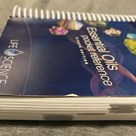 Essential oils handbook - Picture 7 of 7